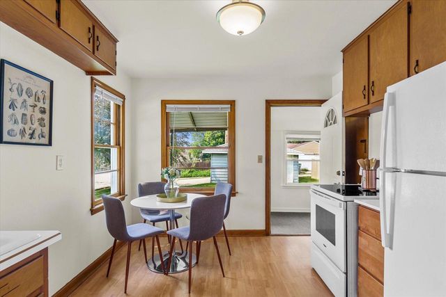 1818 E Fernwood AVENUE, Milwaukee, WI 53207