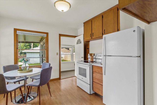 1818 E Fernwood AVENUE, Milwaukee, WI 53207