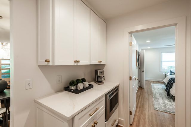 5007 Manuel Dr, Nashville, TN 37211