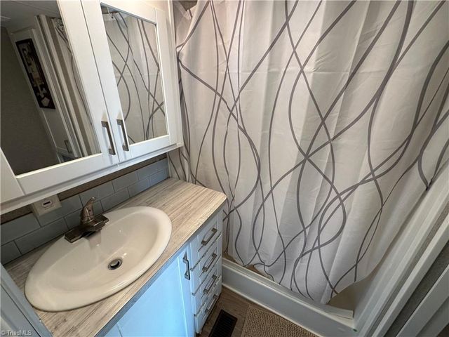 108 Eagle Drive, New London, NC 28127