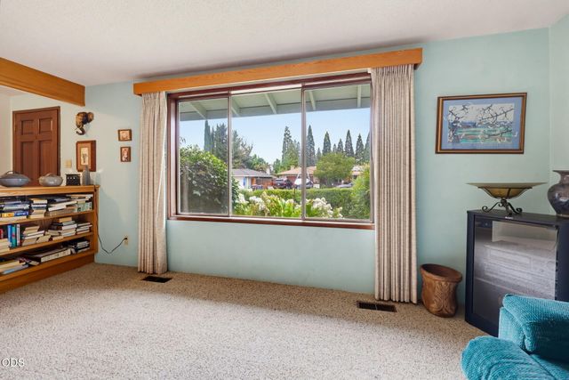 1964 Camellia Avenue, Medford, OR 97504