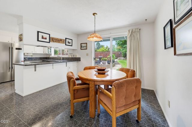 1964 Camellia Avenue, Medford, OR 97504