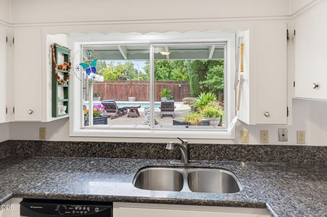 1964 Camellia Avenue, Medford, OR 97504