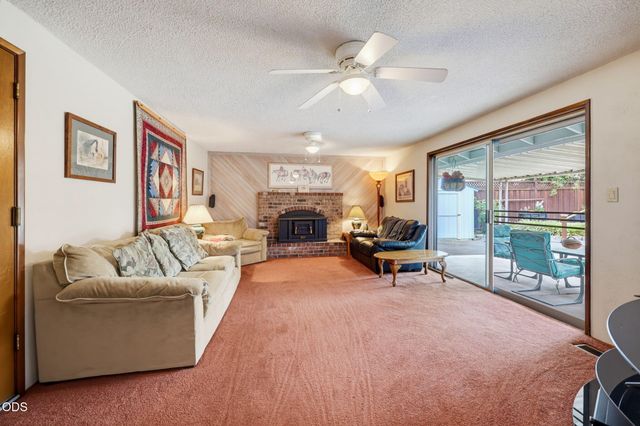 1964 Camellia Avenue, Medford, OR 97504