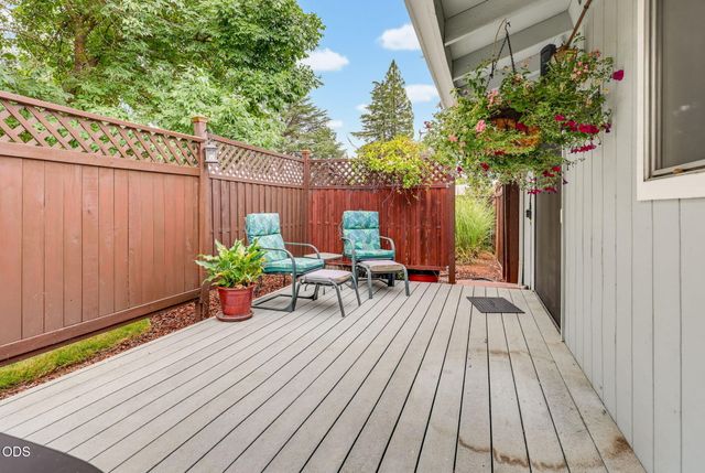 1964 Camellia Avenue, Medford, OR 97504