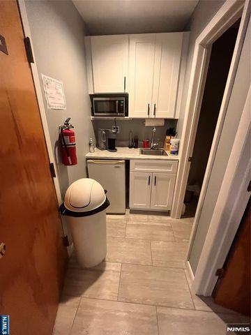 1000 Maple Avenue 2nd Floor, Glen Rock, NJ 07452