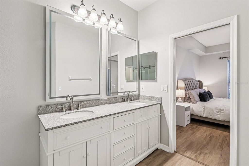 Image 16 of property listing at 221 WESTMORELAND CIRCLE, Kissimmee, FL 34744