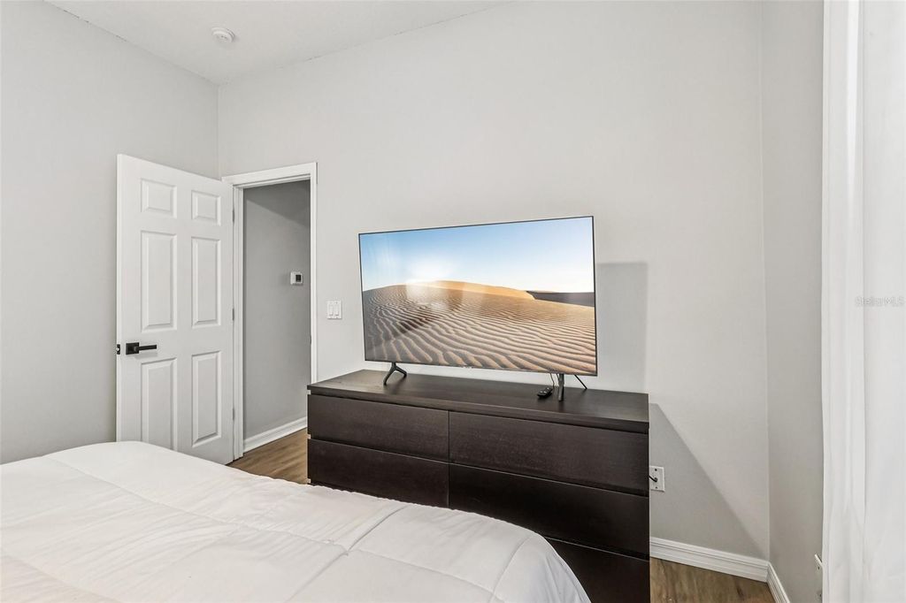 Image 19 of property listing at 221 WESTMORELAND CIRCLE, Kissimmee, FL 34744