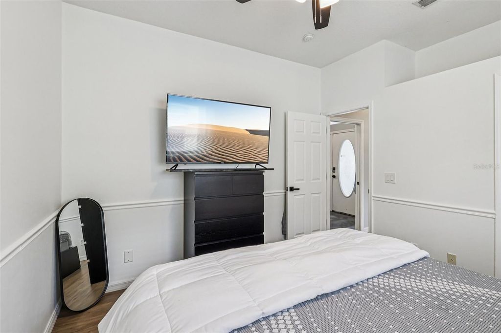 Image 21 of property listing at 221 WESTMORELAND CIRCLE, Kissimmee, FL 34744