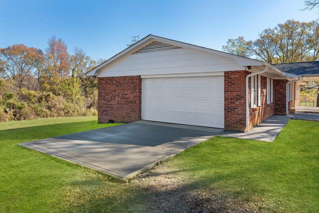 370 E Boundary Drive, Spartanburg, SC 29303