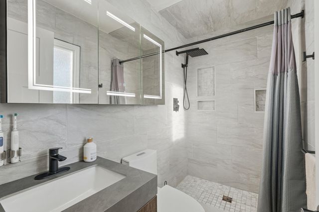 8671 Red Oak Drive, Eden Prairie, MN 55347