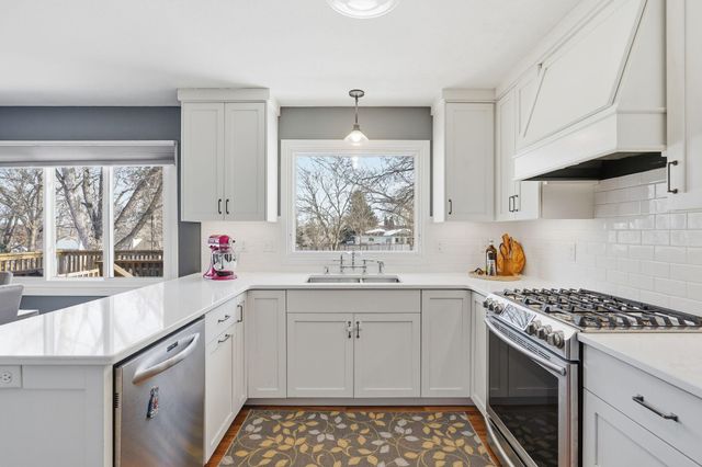 8671 Red Oak Drive, Eden Prairie, MN 55347