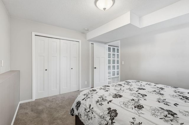 8671 Red Oak Drive, Eden Prairie, MN 55347