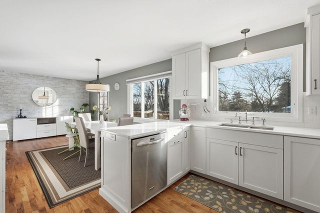 8671 Red Oak Drive, Eden Prairie, MN 55347