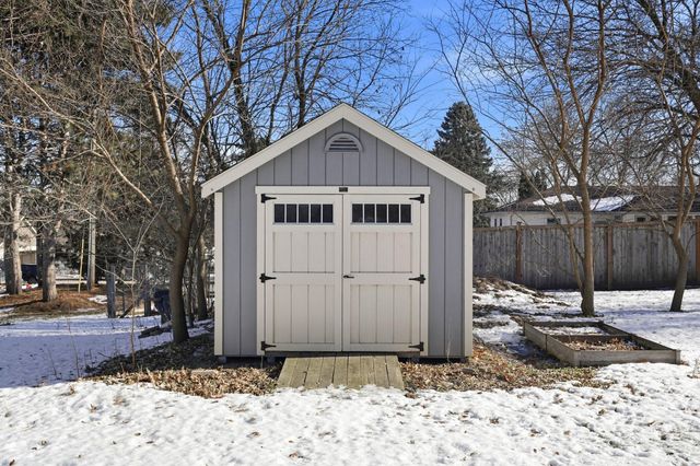 8671 Red Oak Drive, Eden Prairie, MN 55347