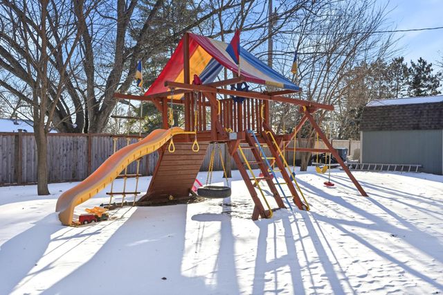 8671 Red Oak Drive, Eden Prairie, MN 55347