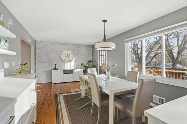 8671 Red Oak Drive, Eden Prairie, MN 55347