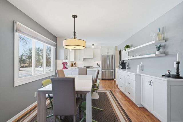 8671 Red Oak Drive, Eden Prairie, MN 55347