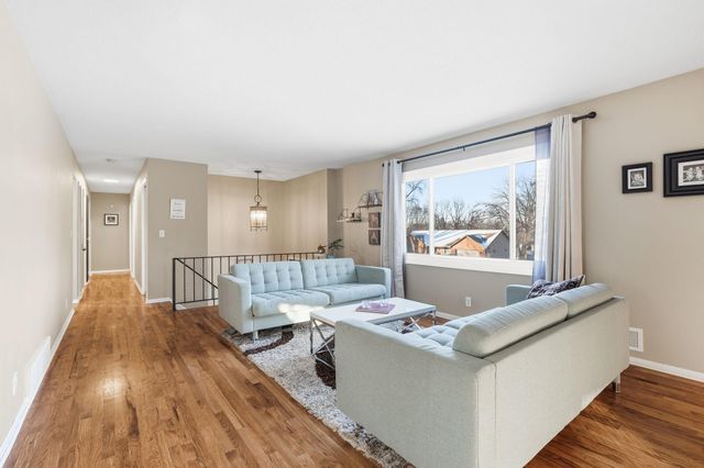 8671 Red Oak Drive, Eden Prairie, MN 55347