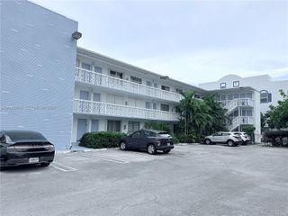 1120 102nd St 2, Bay Harbor Islands, FL 33154
