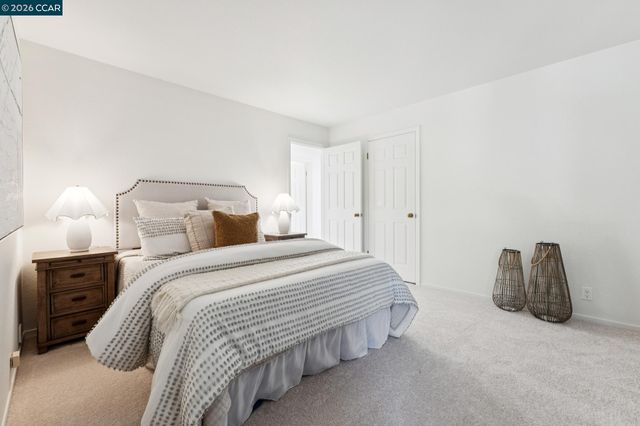 6317 Ridgemont Dr, Oakland, CA 94619
