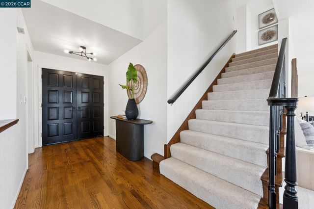 6317 Ridgemont Dr, Oakland, CA 94619