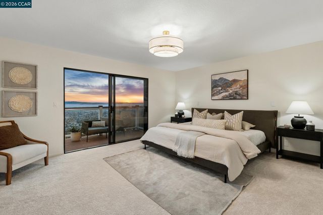 6317 Ridgemont Dr, Oakland, CA 94619