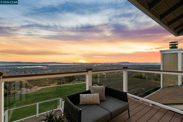 6317 Ridgemont Dr, Oakland, CA 94619