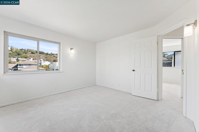 6317 Ridgemont Dr, Oakland, CA 94619
