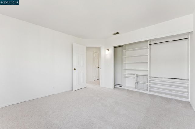 6317 Ridgemont Dr, Oakland, CA 94619
