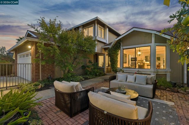 6317 Ridgemont Dr, Oakland, CA 94619