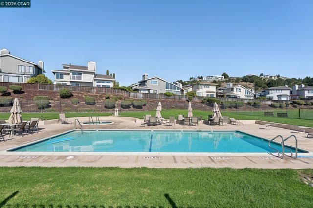 6317 Ridgemont Dr, Oakland, CA 94619