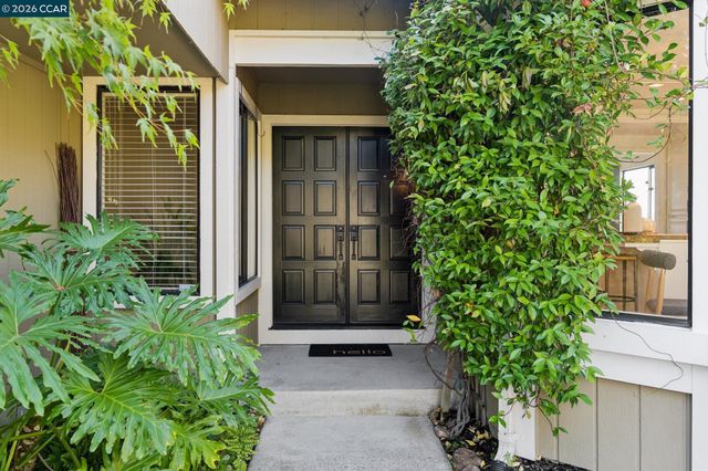 6317 Ridgemont Dr, Oakland, CA 94619