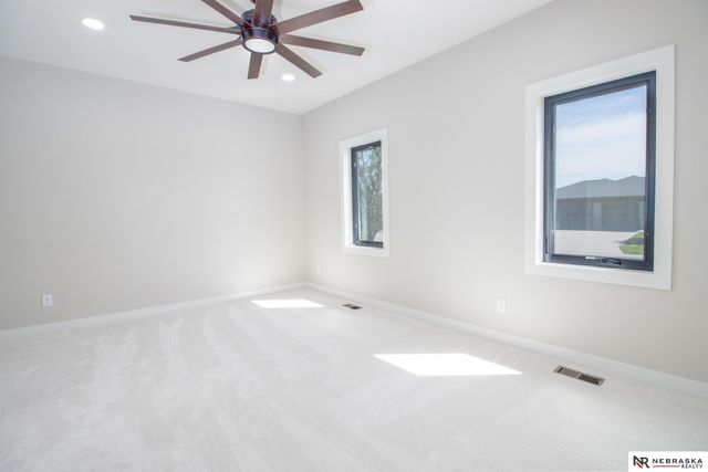 7769 S 94th Bay, Lincoln, NE 68526