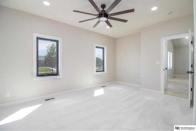 7769 S 94th Bay, Lincoln, NE 68526