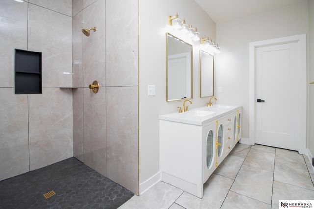7769 S 94th Bay, Lincoln, NE 68526