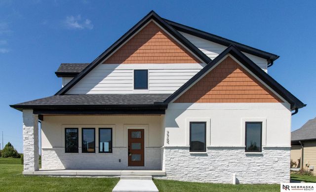 7769 S 94th Bay, Lincoln, NE 68526