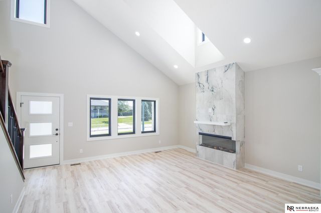 7769 S 94th Bay, Lincoln, NE 68526