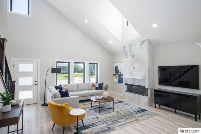7769 S 94th Bay, Lincoln, NE 68526