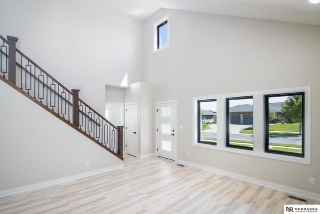 7769 S 94th Bay, Lincoln, NE 68526