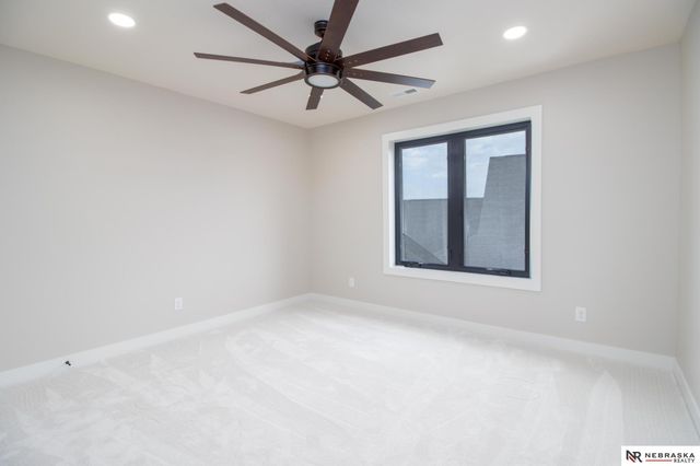 7769 S 94th Bay, Lincoln, NE 68526