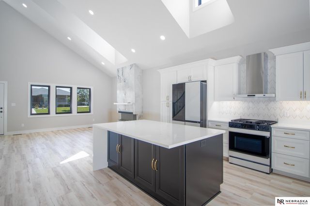 7769 S 94th Bay, Lincoln, NE 68526