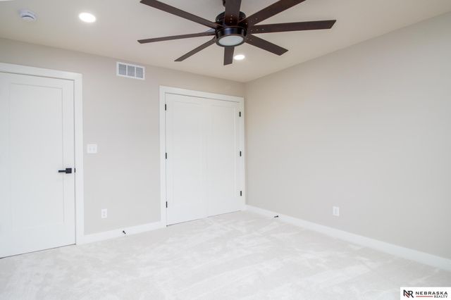 7769 S 94th Bay, Lincoln, NE 68526