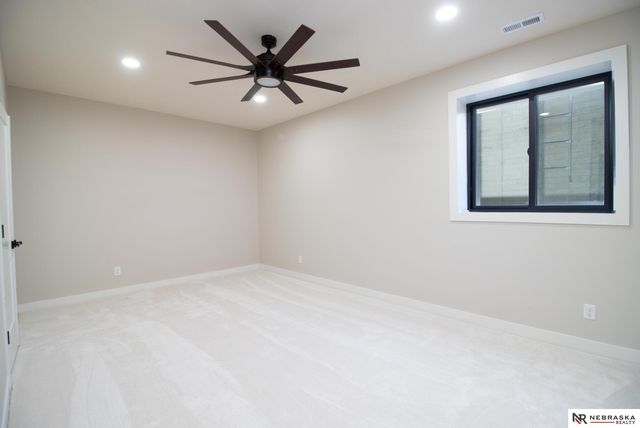 7769 S 94th Bay, Lincoln, NE 68526