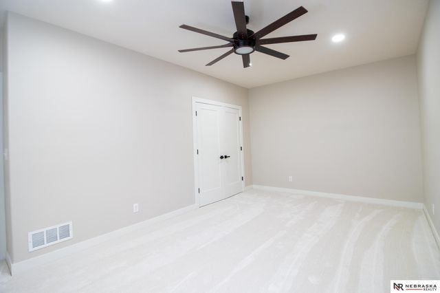 7769 S 94th Bay, Lincoln, NE 68526