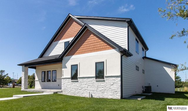 7769 S 94th Bay, Lincoln, NE 68526