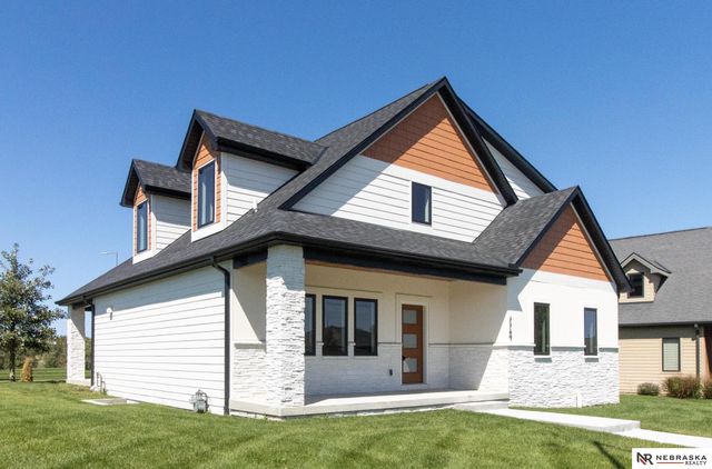 7769 S 94th Bay, Lincoln, NE 68526