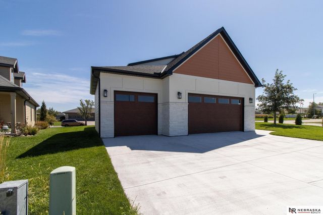 7769 S 94th Bay, Lincoln, NE 68526