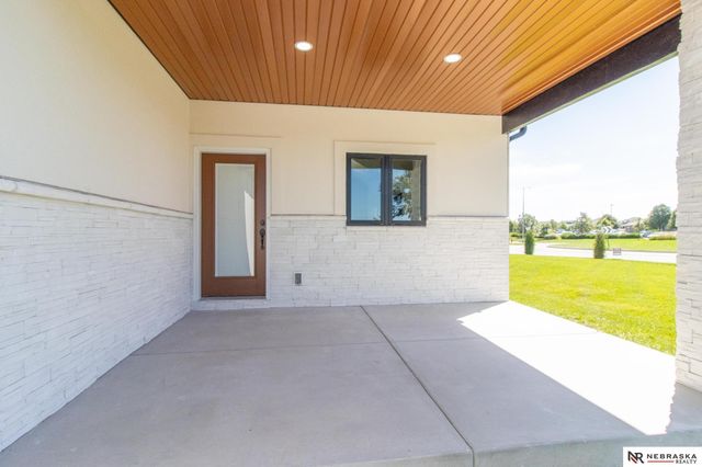 7769 S 94th Bay, Lincoln, NE 68526
