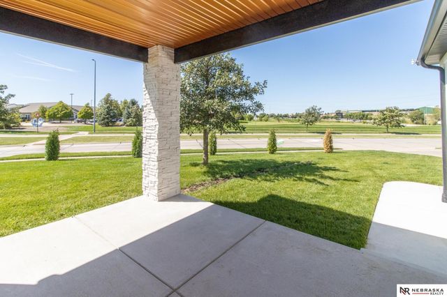 7769 S 94th Bay, Lincoln, NE 68526